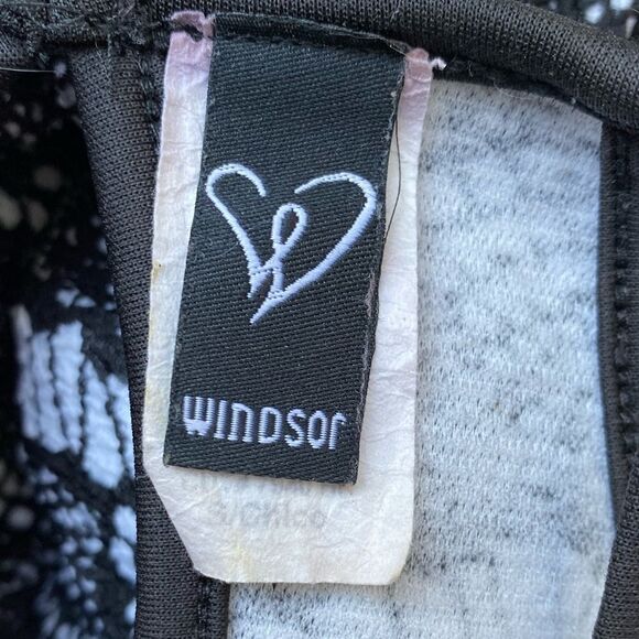 Windsor Dress‎ - Picture 6 of 9